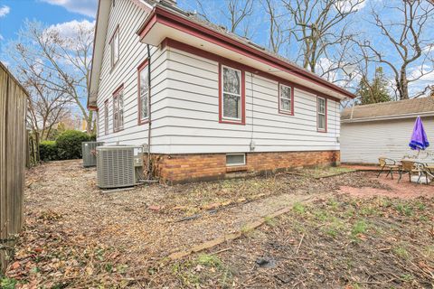 Tiny photo for 722 S Lynn Street, Champaign, IL 61820 (MLS # 12475733)