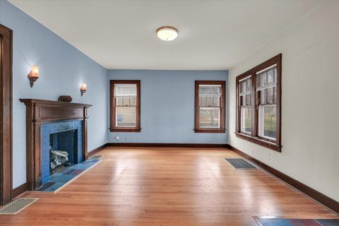 Tiny photo for 722 S Lynn Street, Champaign, IL 61820 (MLS # 12475733)