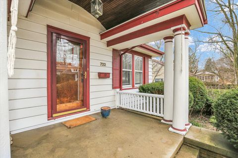 Tiny photo for 722 S Lynn Street, Champaign, IL 61820 (MLS # 12475733)