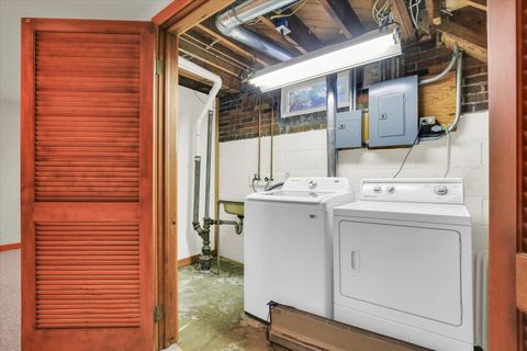 Tiny photo for 722 S Lynn Street, Champaign, IL 61820 (MLS # 12475733)