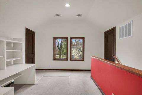 Tiny photo for 722 S Lynn Street, Champaign, IL 61820 (MLS # 12475733)