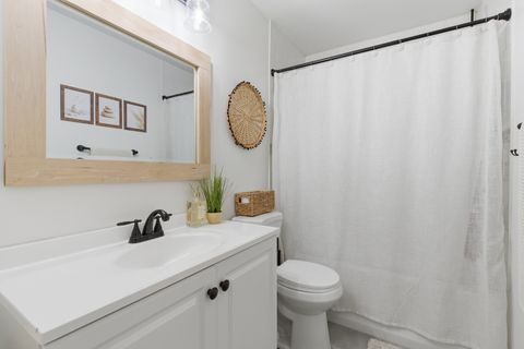 Tiny photo for 40 Fern Road, Lake Zurich, IL 60047 (MLS # 12619642)