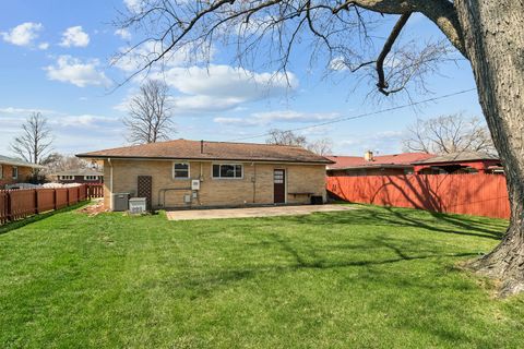 Tiny photo for 589 Jon Lane, Des Plaines, IL 60016 (MLS # 12606490)
