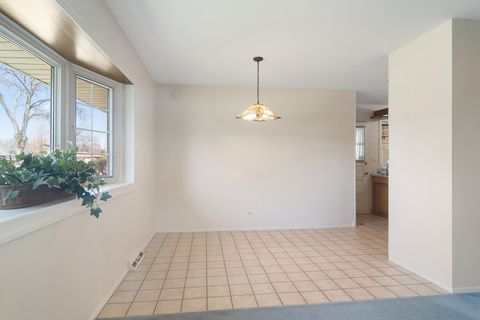Tiny photo for 589 Jon Lane, Des Plaines, IL 60016 (MLS # 12606490)