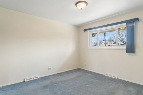 Tiny photo for 589 Jon Lane, Des Plaines, IL 60016 (MLS # 12606490)