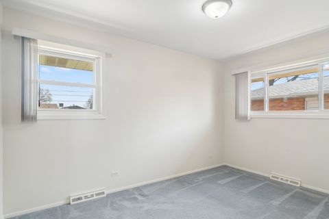 Tiny photo for 589 Jon Lane, Des Plaines, IL 60016 (MLS # 12606490)