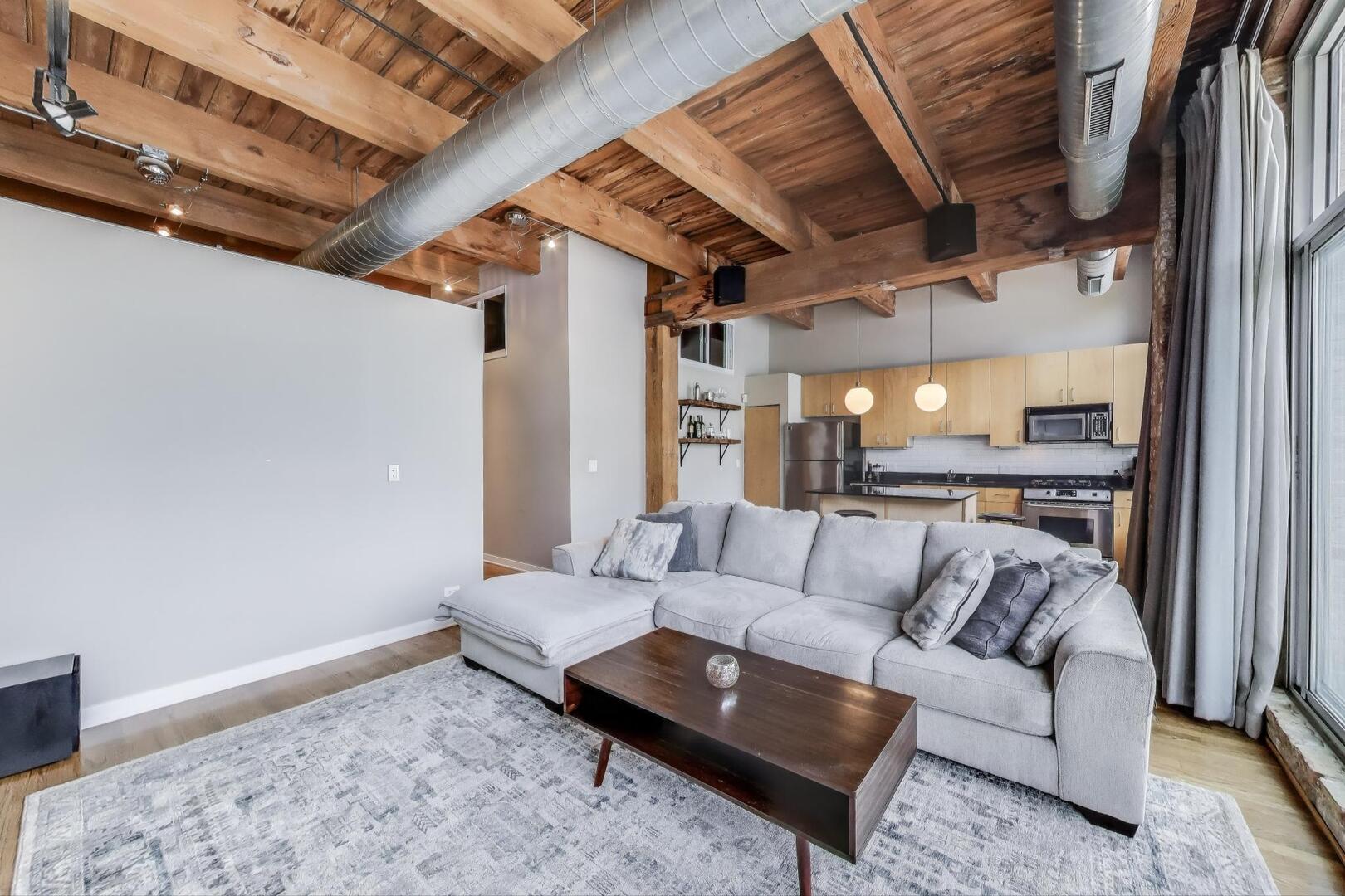 2201 W Wabansia Avenue 11