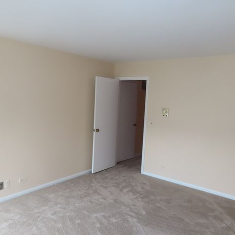 Tiny photo for 1855 Tanglewood Drive #F, Glenview, IL 60025 (MLS # 12480076)