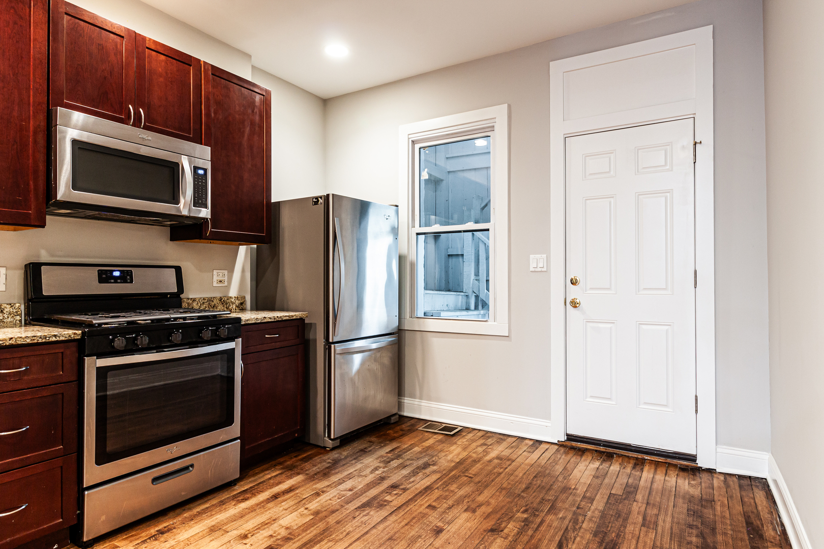2509 W Diversey Avenue 1