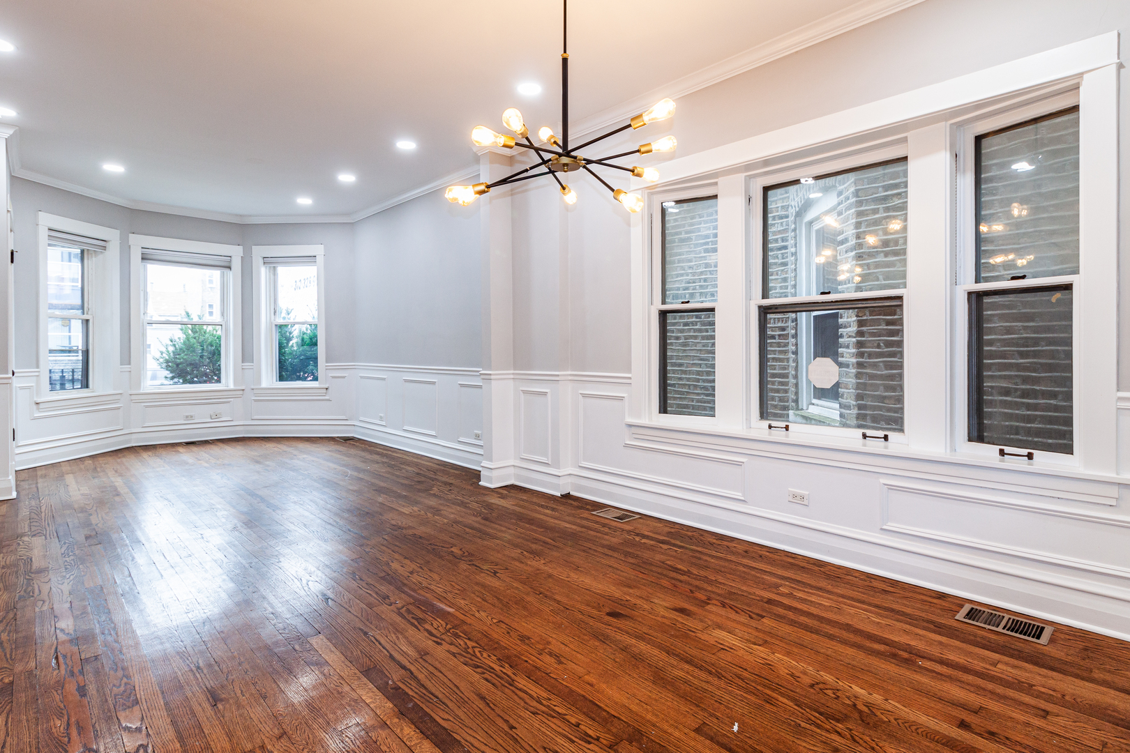 2509 W Diversey Avenue 1