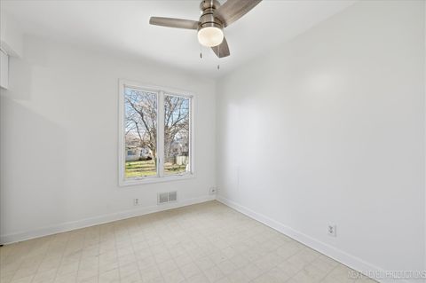 Tiny photo for 1717 S 5th Place, St. Charles, IL 60174 (MLS # 12606674)