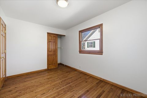 Tiny photo for 1717 S 5th Place, St. Charles, IL 60174 (MLS # 12606674)