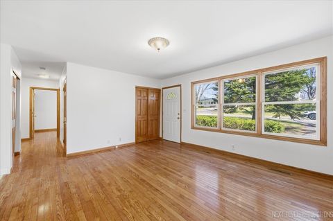 Tiny photo for 1717 S 5th Place, St. Charles, IL 60174 (MLS # 12606674)