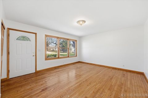 Tiny photo for 1717 S 5th Place, St. Charles, IL 60174 (MLS # 12606674)