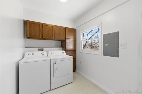 Tiny photo for 1717 S 5th Place, St. Charles, IL 60174 (MLS # 12606674)