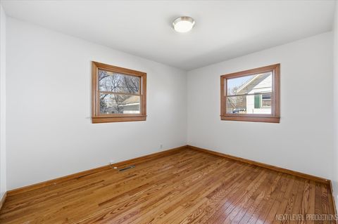 Tiny photo for 1717 S 5th Place, St. Charles, IL 60174 (MLS # 12606674)