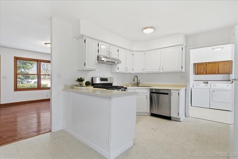 Tiny photo for 1717 S 5th Place, St. Charles, IL 60174 (MLS # 12606674)