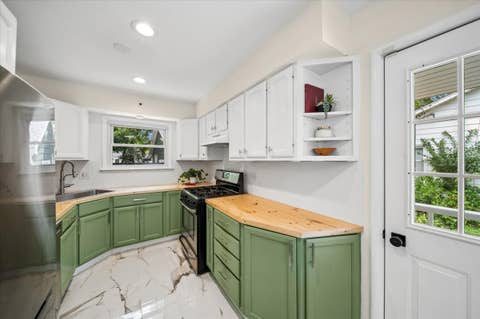 Tiny photo for 317 S 12th Street, St. Charles, IL 60174 (MLS # 12665456)