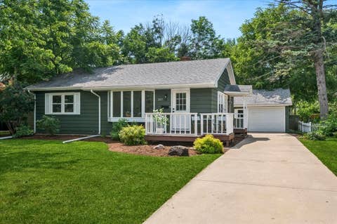 Photo of 317 S 12th Street, St. Charles, IL 60174 (MLS # 12665456)