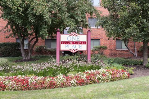 Tiny photo for 1 Bloomingdale Place #301, Bloomingdale, IL 60108 (MLS # 12471611)