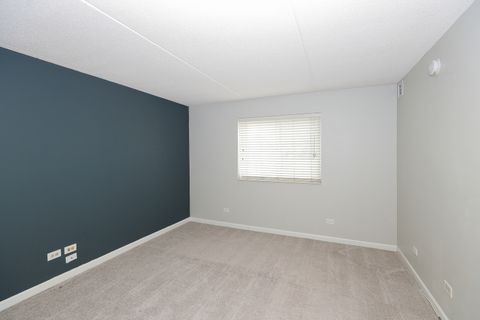 Tiny photo for 1 Bloomingdale Place #301, Bloomingdale, IL 60108 (MLS # 12471611)