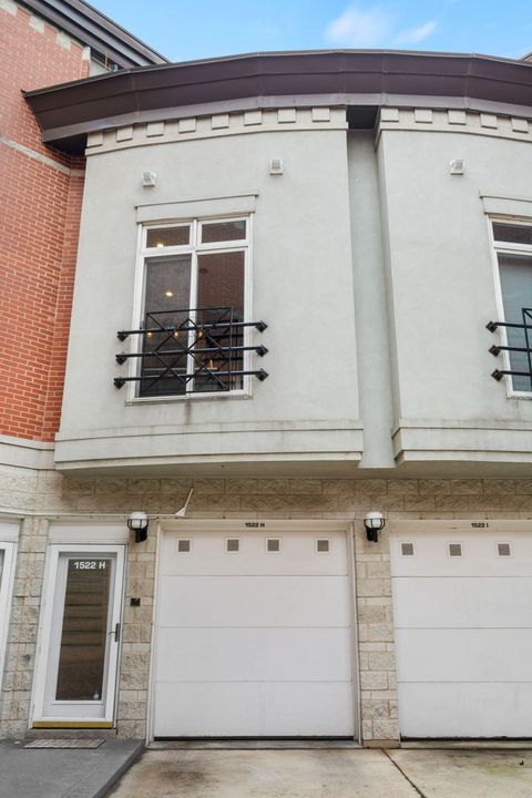 Tiny photo for 1522 S Prairie Avenue #H, Chicago, IL 60605 (MLS # 12521555)