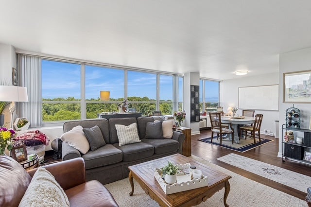 3550 N Lake Shore Drive 716