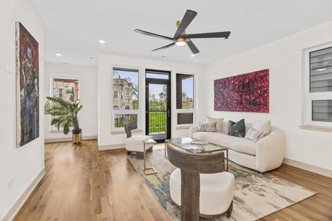Tiny photo for 4447 S Vincennes Avenue #2, Chicago, IL 60653 (MLS # 12650083)