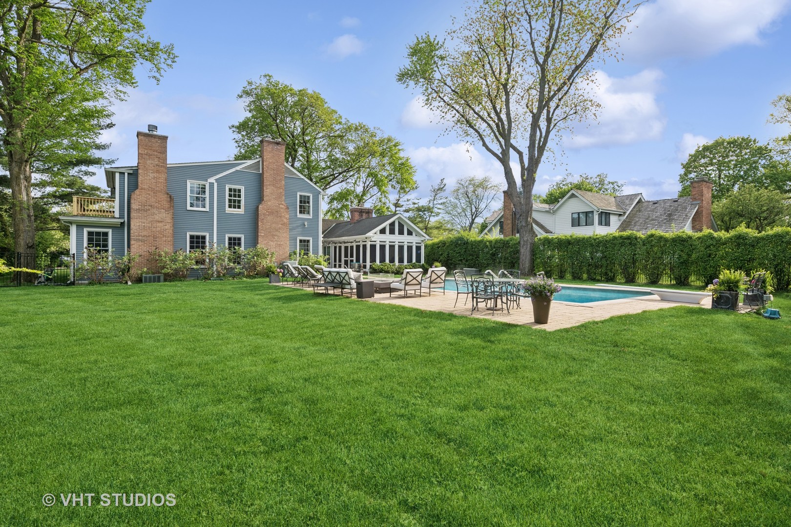 11 Longmeadow Road