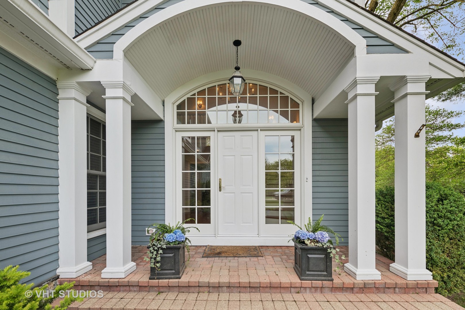 11 Longmeadow Road