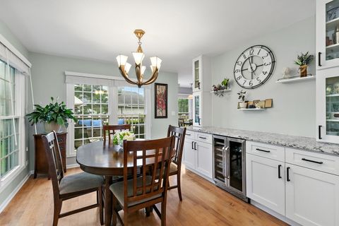 Tiny photo for 246 Lynwood Lane, Bloomingdale, IL 60108 (MLS # 12688267)
