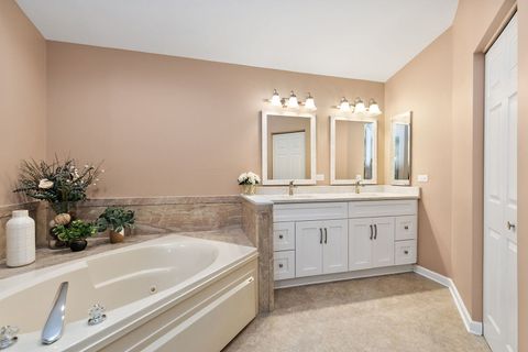 Tiny photo for 246 Lynwood Lane, Bloomingdale, IL 60108 (MLS # 12688267)