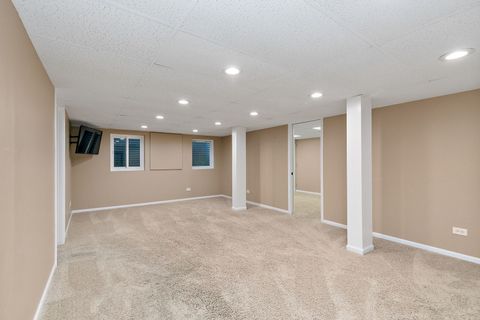 Tiny photo for 246 Lynwood Lane, Bloomingdale, IL 60108 (MLS # 12688267)