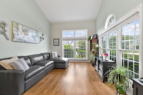 Tiny photo for 246 Lynwood Lane, Bloomingdale, IL 60108 (MLS # 12688267)