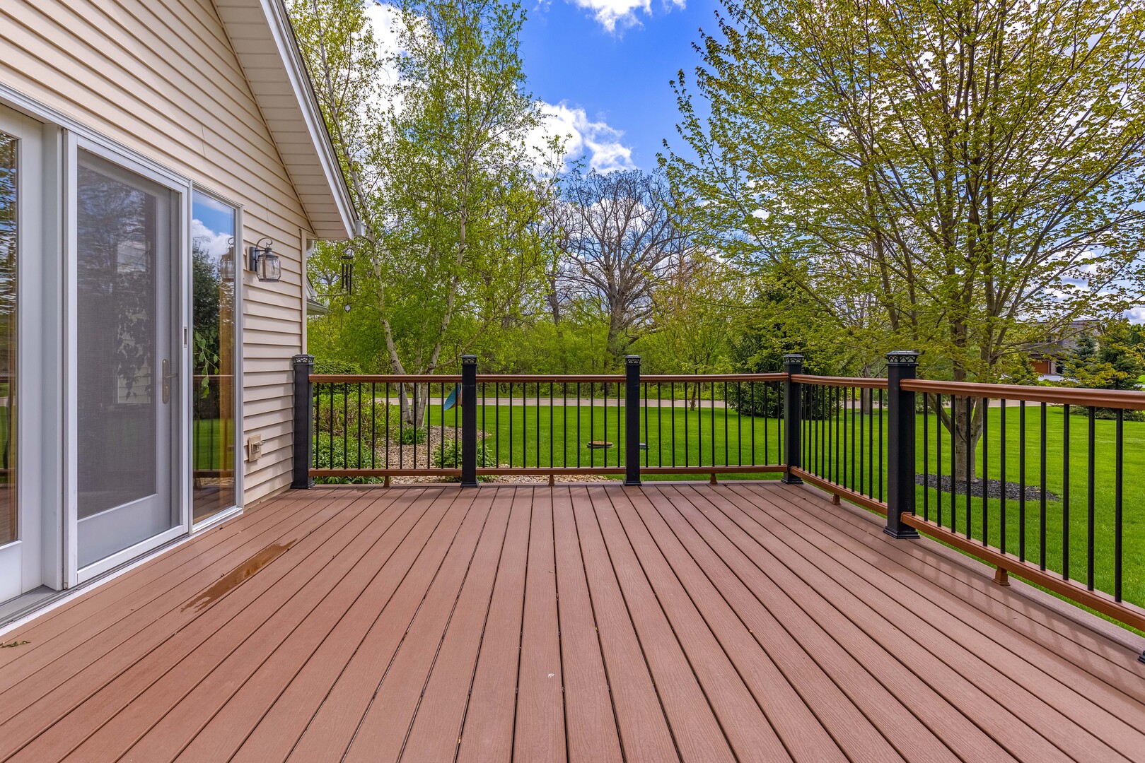 7576 Deer Track Trail