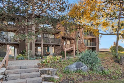 1327 Cass Lane E 301 Westmont IL 60559