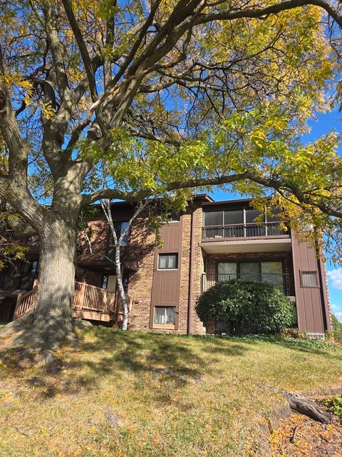 Tiny photo for 1327 Cass Lane E #301, Westmont, IL 60559 (MLS # 12502992)