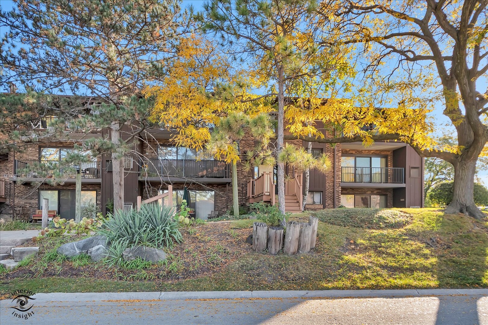 1327 Cass Lane E 301