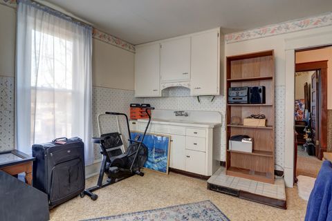 Tiny photo for 700 N 3rd Street, Clinton, IA 52732 (MLS # 12574318)