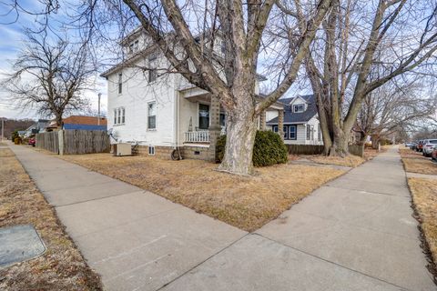 Tiny photo for 700 N 3rd Street, Clinton, IA 52732 (MLS # 12574318)