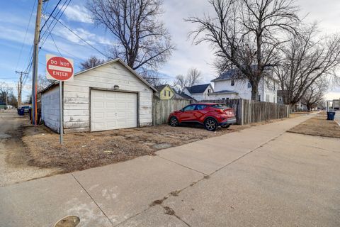 Tiny photo for 700 N 3rd Street, Clinton, IA 52732 (MLS # 12574318)