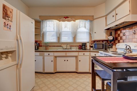 Tiny photo for 700 N 3rd Street, Clinton, IA 52732 (MLS # 12574318)