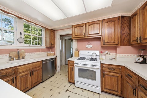 Tiny photo for 1249 Maple Avenue, Downers Grove, IL 60515 (MLS # 12781569)
