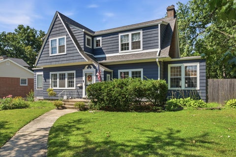 Photo of 1249 Maple Avenue, Downers Grove, IL 60515 (MLS # 12781569)