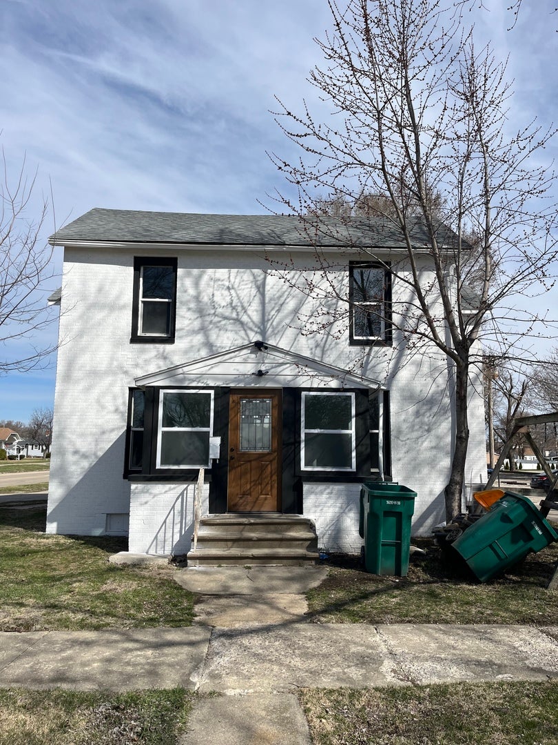 102 E Stanton Street