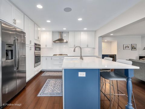 Tiny photo for 734 Forest Glen Lane, Oak Brook, IL 60523 (MLS # 12584548)