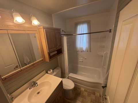 Tiny photo for 906 40th Street Court, Moline, IL 61265 (MLS # 12598938)