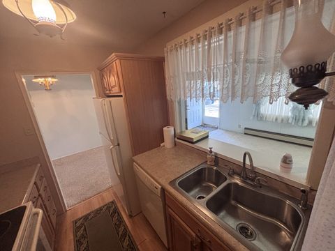 Tiny photo for 906 40th Street Court, Moline, IL 61265 (MLS # 12598938)