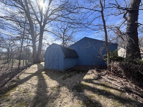 Tiny photo for 906 40th Street Court, Moline, IL 61265 (MLS # 12598938)