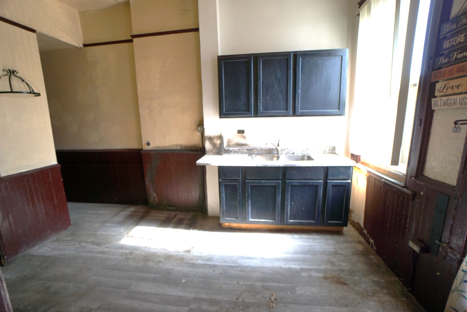 2751 W Maypole Avenue